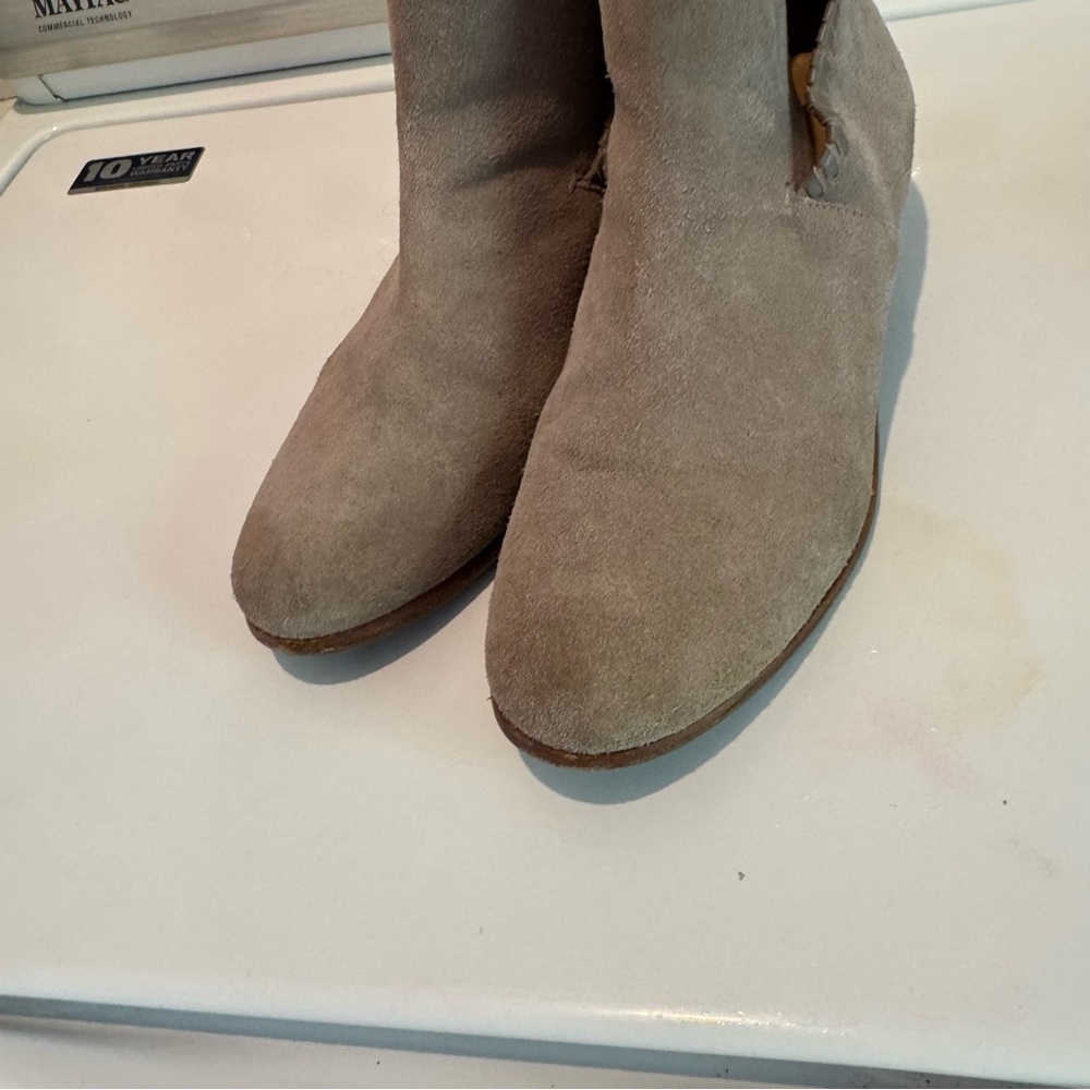 Jack Rogers Sadie Suede Bootie  Leather Light Grey 9.5M - Picture 9 of 11